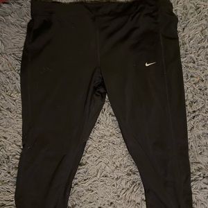 Cropped Nike Leggings